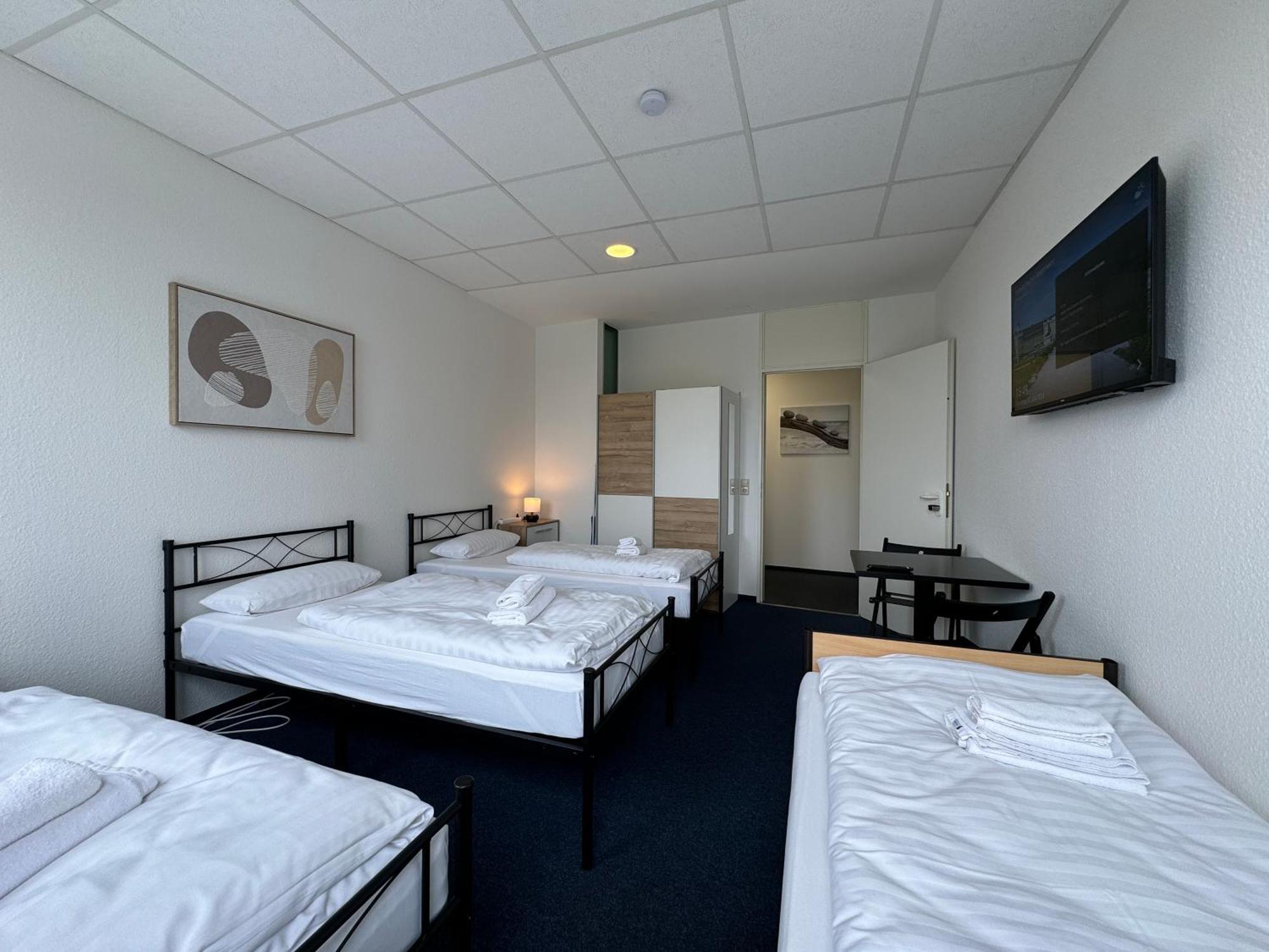 Thuja Apartments Karlsruhe-Neureut By Kurzzeit Екстериор снимка
